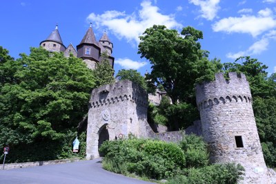 schloss.JPG